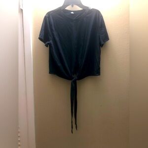 Lululemon black crop tee with tie size 6